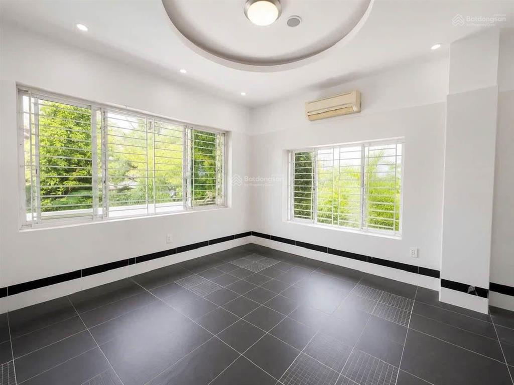 Cho thuê tòa nhà 750m2 góc 2 mặt tiền d2d biên hòa