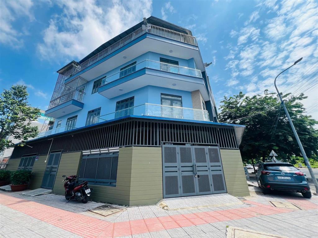 Cho thuê nhà đẹp góc 2, 7pn mặt tiền kdc bửu long 3