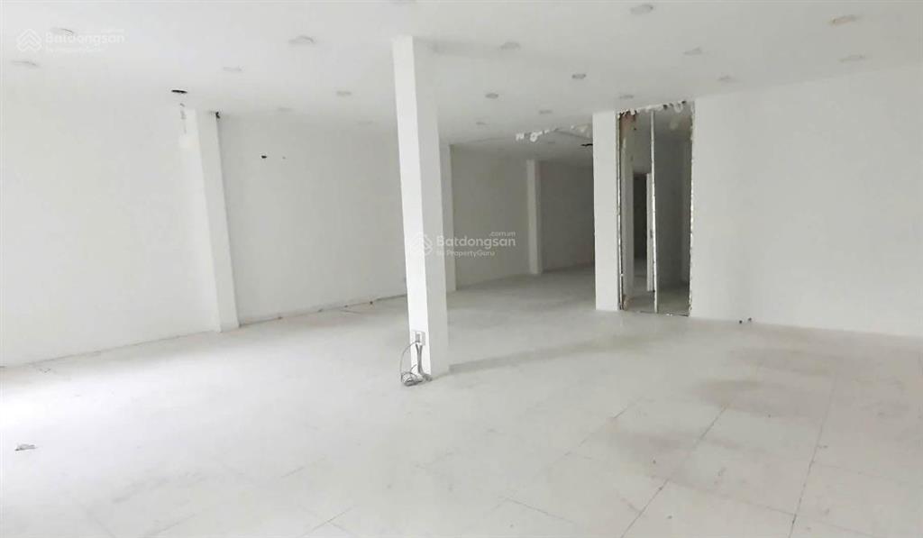 Cho thuê cặp nhà mặt tiền đường đồng khởi, diện tích sàn gần 1000m, giá 60 triệu
