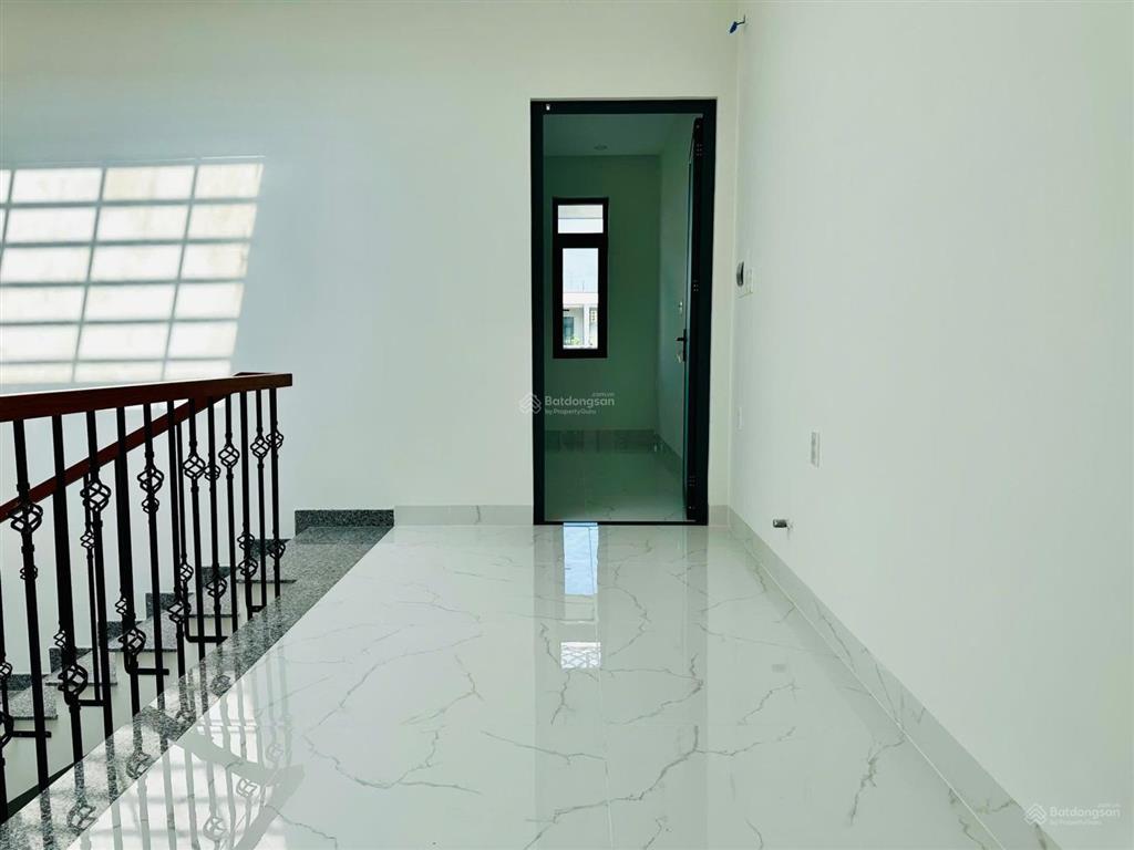 Cho thuê nhà 1 trệt 2 lầu 5x20m kdc bửu long 3, 15 triệu/tháng