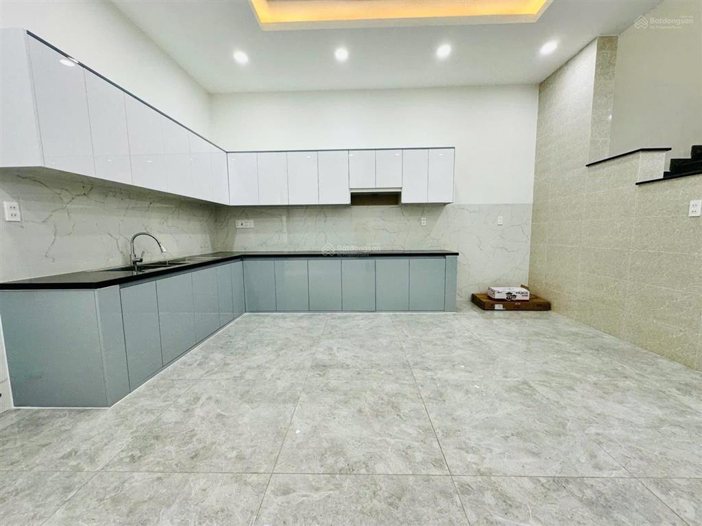 Cho thuê nhà 1 trệt 2 lầu 5x20m kdc bửu long 3, 15 triệu/tháng