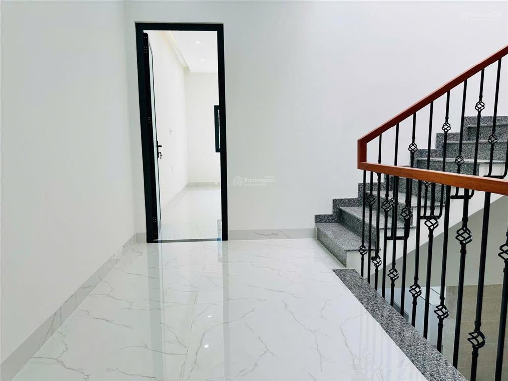 Cho thuê nhà 1 trệt 2 lầu 5x20m kdc bửu long 3, 15 triệu/tháng