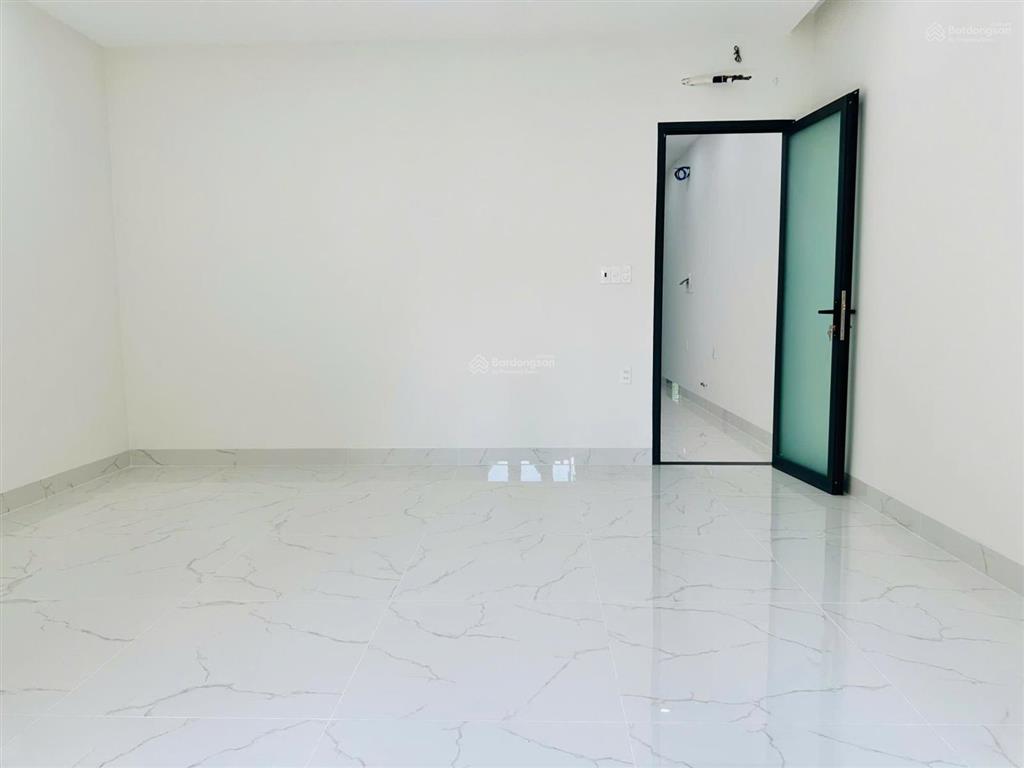 Cho thuê nhà 1 trệt 2 lầu 5x20m kdc bửu long 3, 15 triệu/tháng