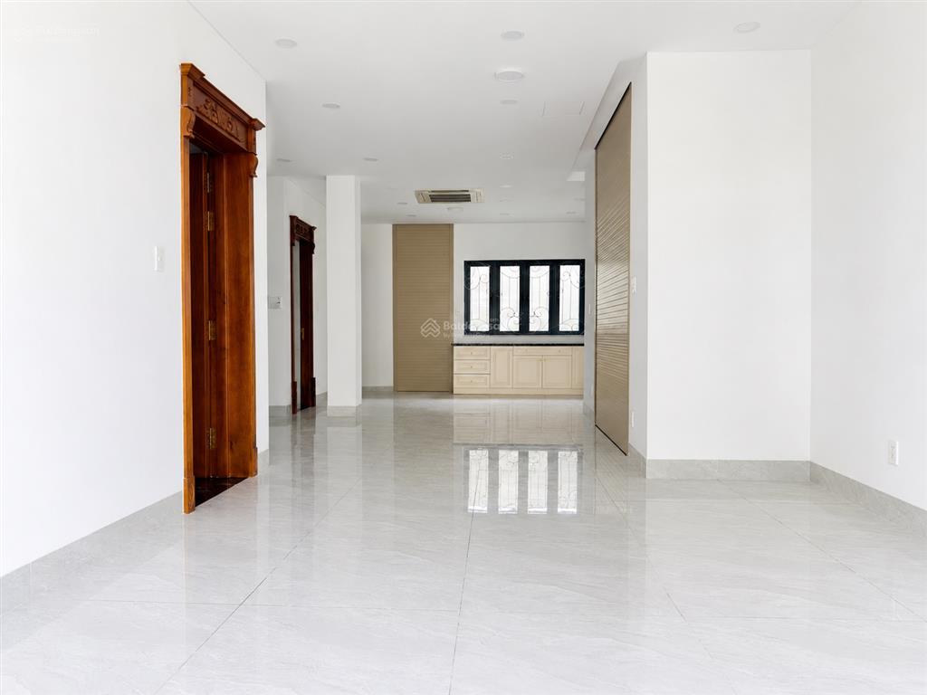 Cho thuê biệt thự thang máy khu vip tín nghĩa ngang 11m trung tâm thành phố biên hoà
