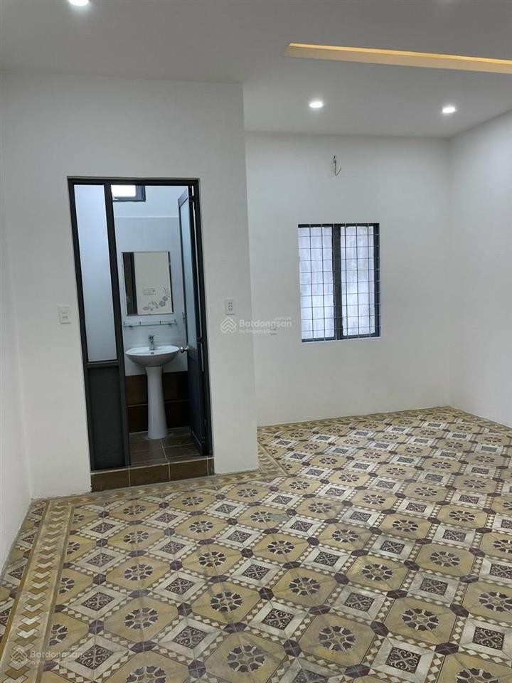 Cho thuê nhà đẹp ngang 6m cửa kính 1 trệt 1 lầu mặt tiền kinh doanh đ. nguyễn ái quốc