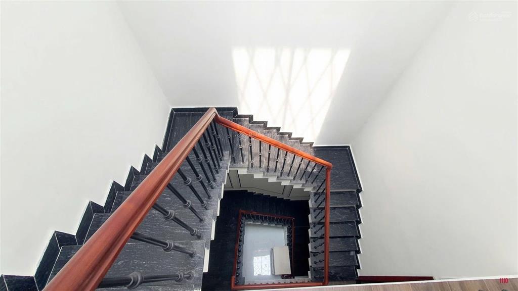 Cho thuê nhà đẹp 1 trệt 2 lầu nguyên căn khu d2d, đường n12