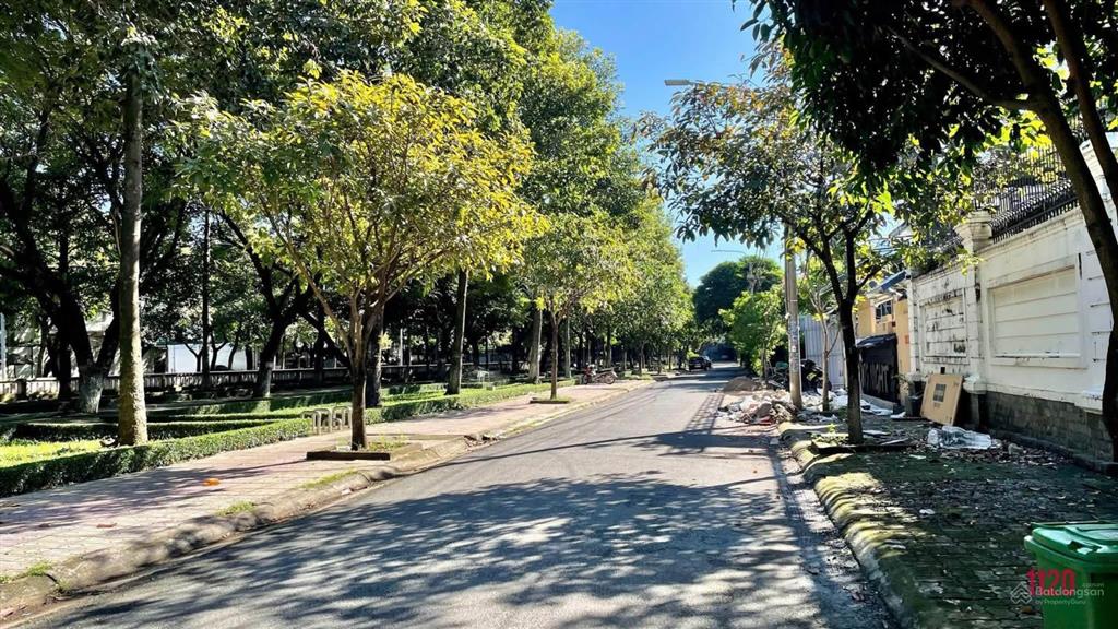 Cho thuê mặt bằng đất trống 450m2 khu d2d