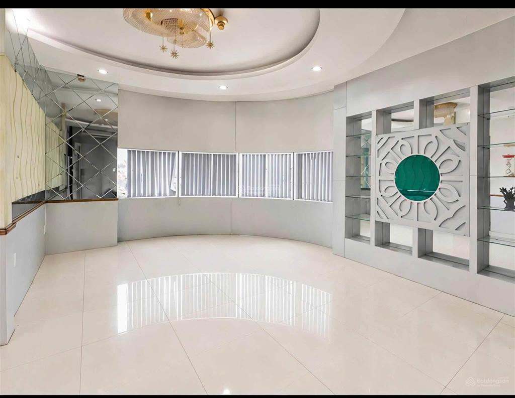 Cho thuê tòa nhà góc 2 mặt tiền building 20 phòng giá 50 triệu