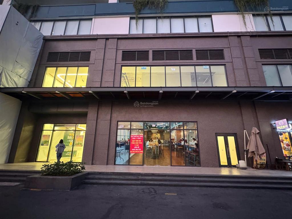 Chính chủ cho thuê shophouse mặt tiền rộng parking zone 4 vinhome smart city