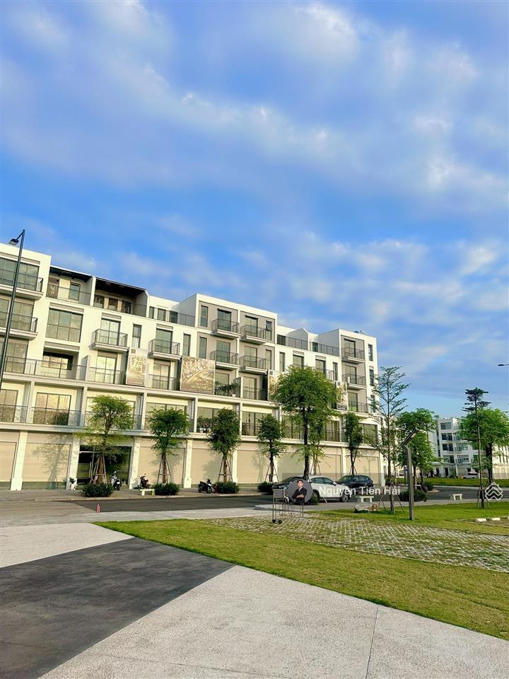 Bán căn shophouse 75m view công viên trung tâm, vị trí đẹp giai đoạn 2. giá bán 35 tỷ.