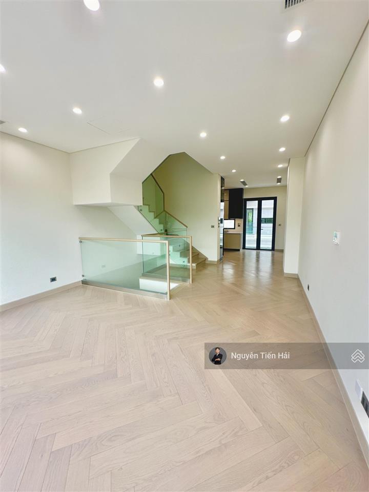 Bán căn shophouse 75m view công viên trung tâm, vị trí đẹp giai đoạn 2. giá bán 35 tỷ.
