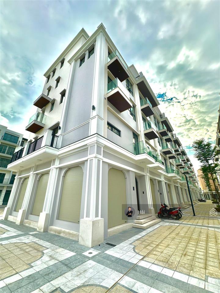Bán căn góc shophouse the manor central park vị trí trung tâm. giá 45 tỷ