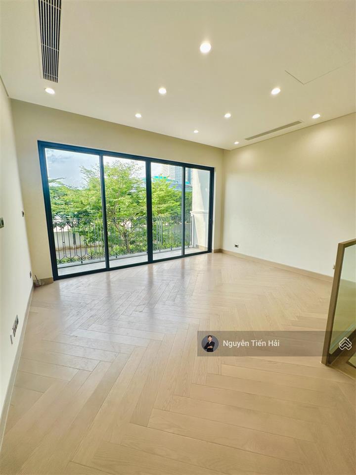 Bán shophouse mặt phố đi bộ dt 75m2. giá 30,5 tỷ