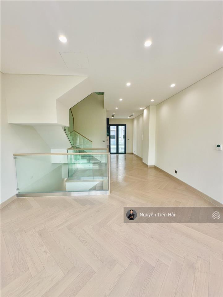 Bán shophouse mặt phố đi bộ dt 75m2. giá 30,5 tỷ
