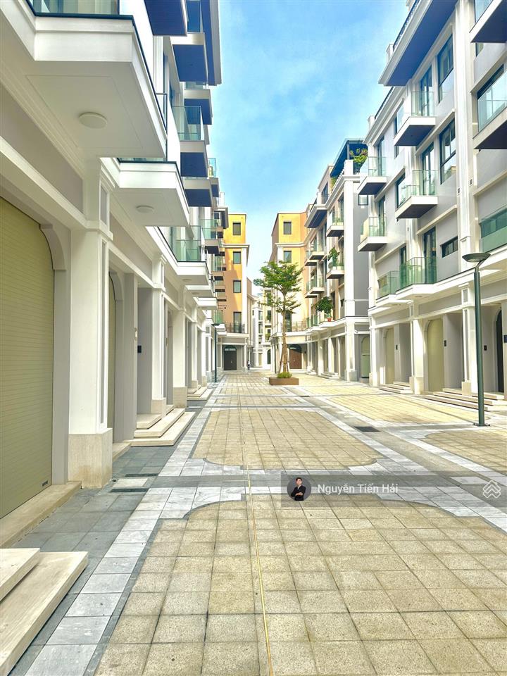 Bán shophouse mặt phố đi bộ dt 75m2. giá 30,5 tỷ
