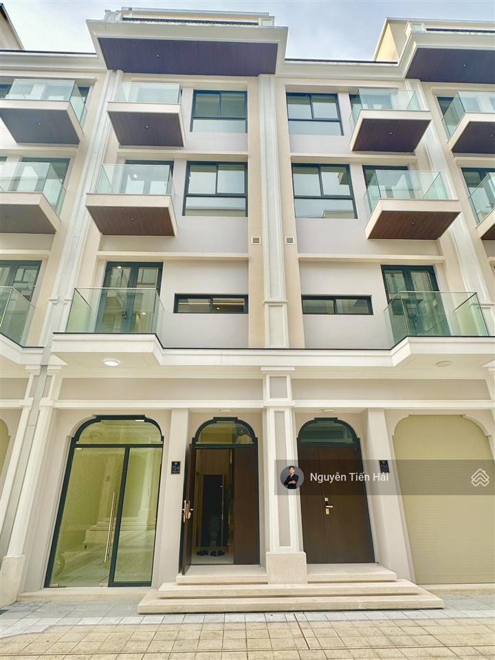 Bán shophouse mặt phố đi bộ dt 75m2. giá 30,5 tỷ