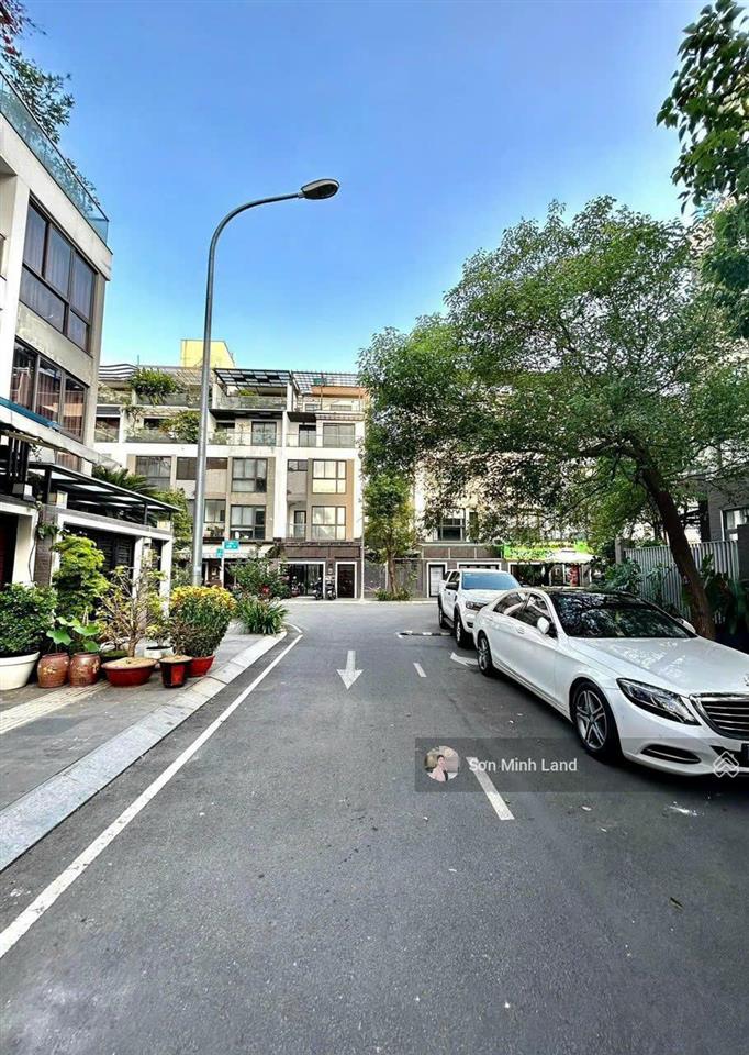 Bán nhà phố lk 5,5x16m(88m2),1 trệt 3 lầu, hướng tâynội thất gỗ sang trọng tại hà đô.sơn minh land