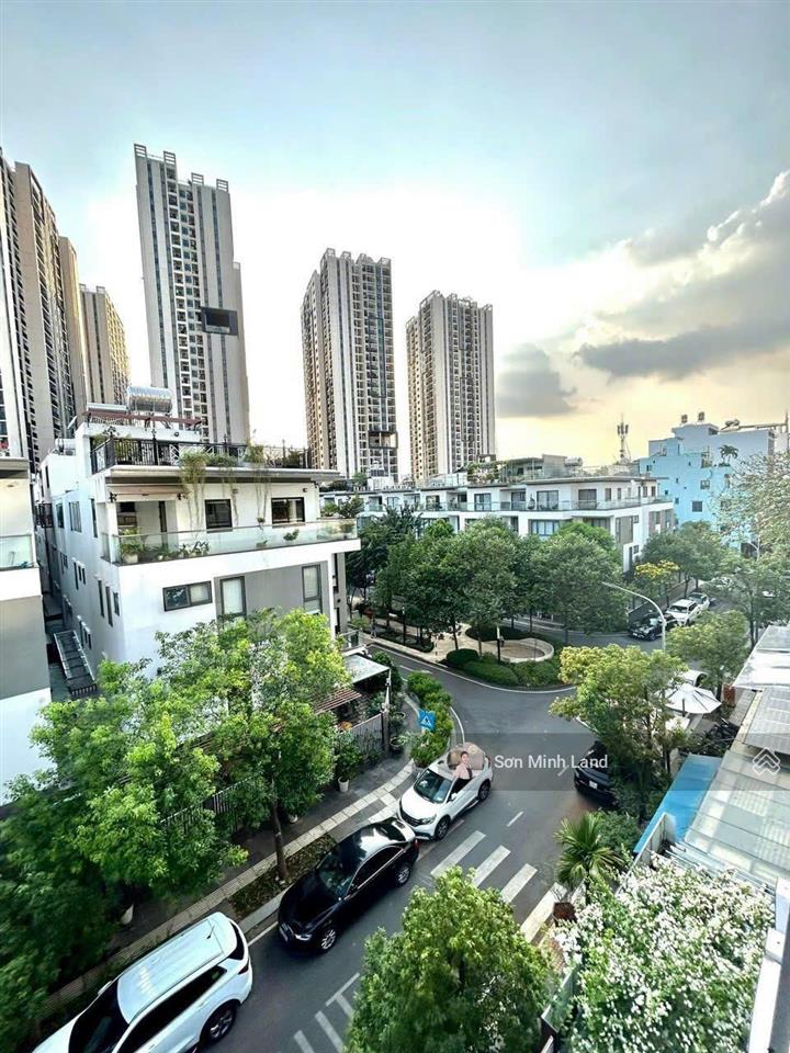 Bán nhà phố lk 5,5x16m(88m2),1 trệt 3 lầu, hướng tâynội thất gỗ sang trọng tại hà đô.sơn minh land