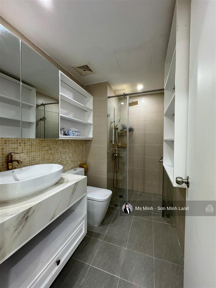 Chuyển nhượng căn 1pn+đn (61m²) tầng đẹp  view hồ bơi  nội thất đẹp tại hà đô. sơn minh land