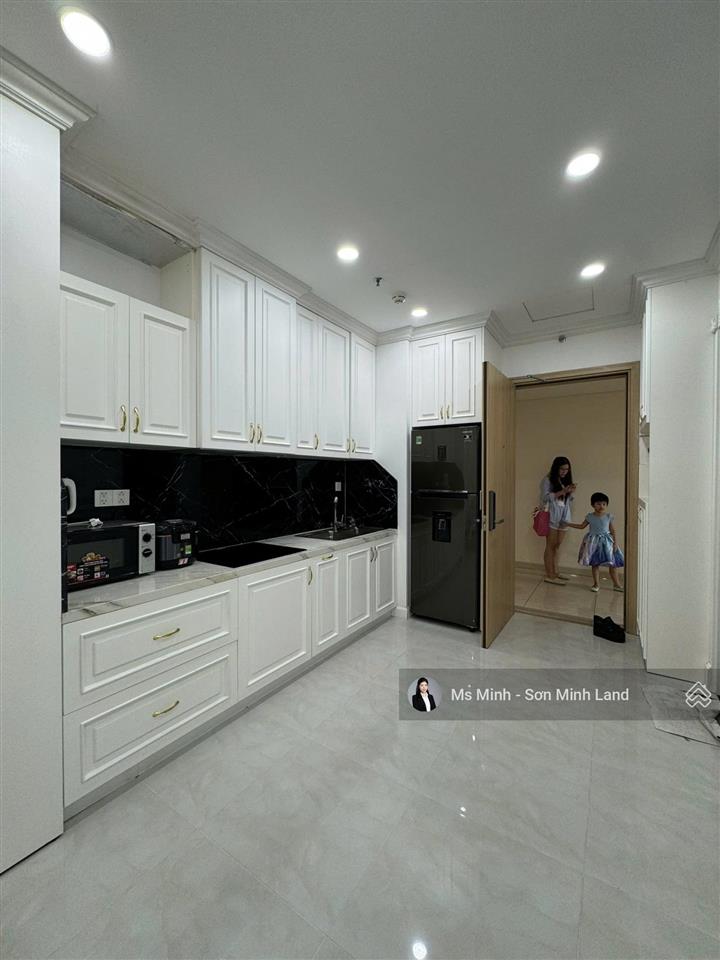 Chuyển nhượng căn 1pn+đn (61m²) tầng đẹp  view hồ bơi  nội thất đẹp tại hà đô. sơn minh land