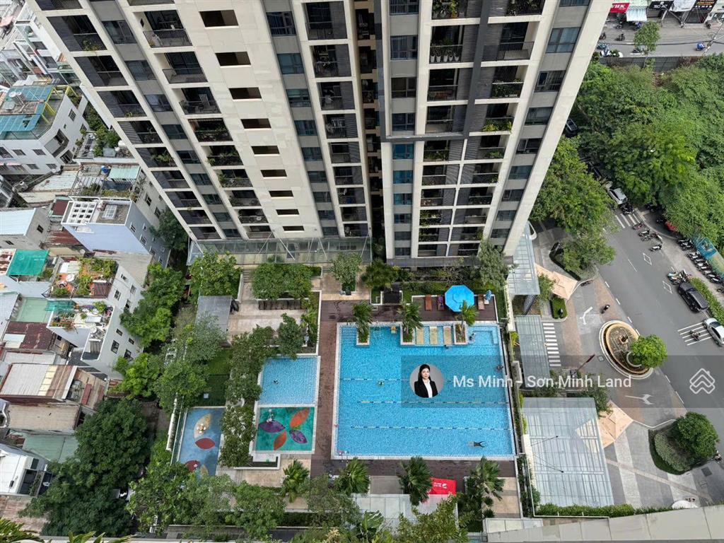 Bán ch 2pn+đn (105m2) ban công đôi  view hồ bơi  nhà trống dễ decor tại hà đô. sơn minh land