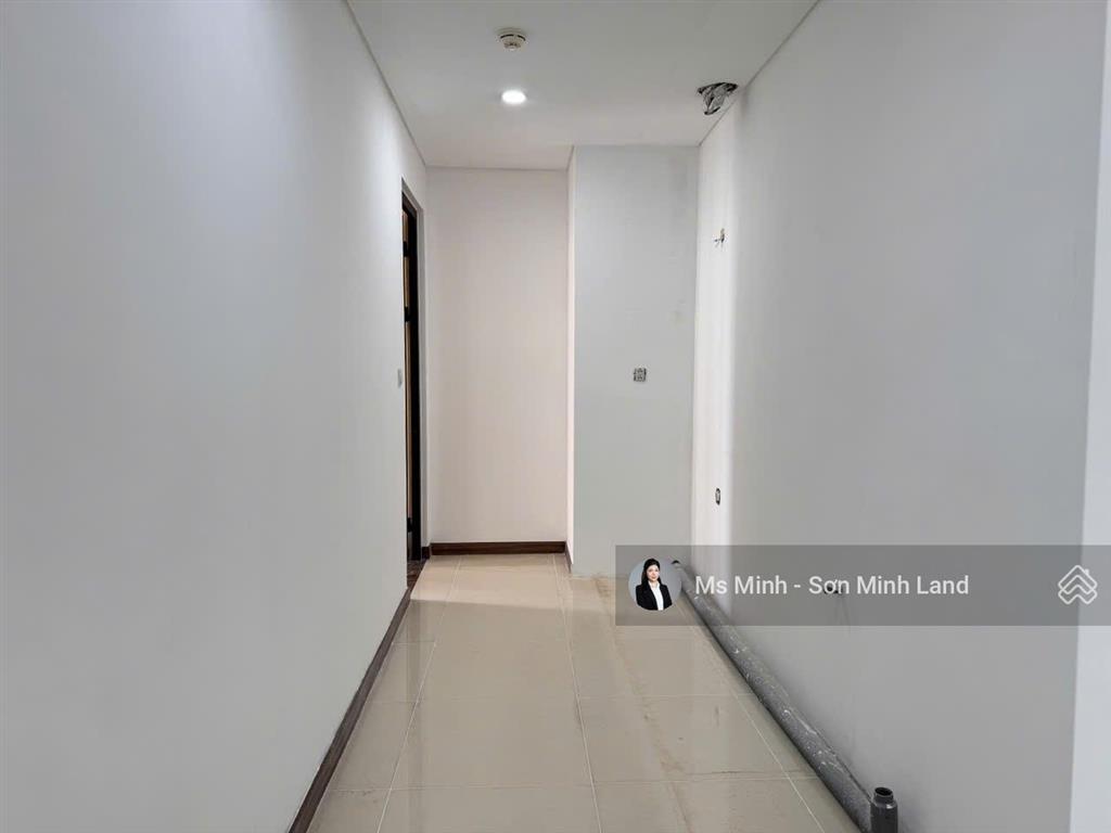 Bán ch 2pn+đn (105m2) ban công đôi  view hồ bơi  nhà trống dễ decor tại hà đô. sơn minh land