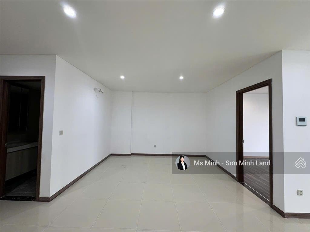 Bán ch 2pn+đn (105m2) ban công đôi  view hồ bơi  nhà trống dễ decor tại hà đô. sơn minh land