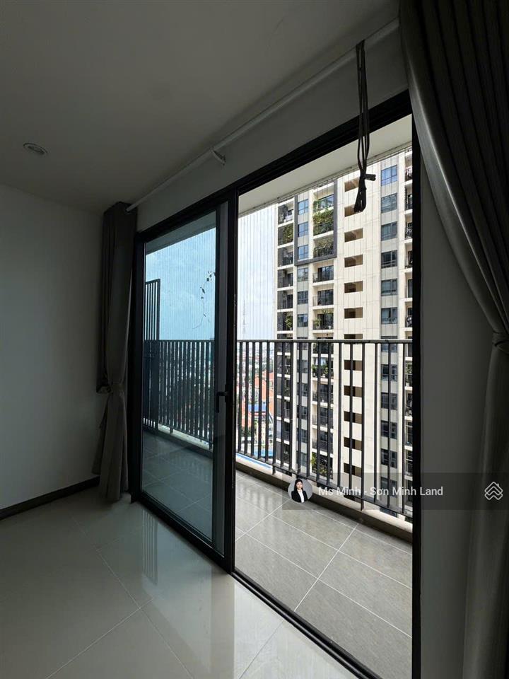 Bán ch 2pn+đn (105m2) ban công đôi  view hồ bơi  nhà trống dễ decor tại hà đô. sơn minh land