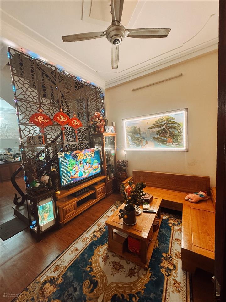 Bán nhà riêng tại sài đồng, 8,7 tỷ, 40m2, 4pn, 3wc, chính chủ, giá cực chất đường ô tô tránh