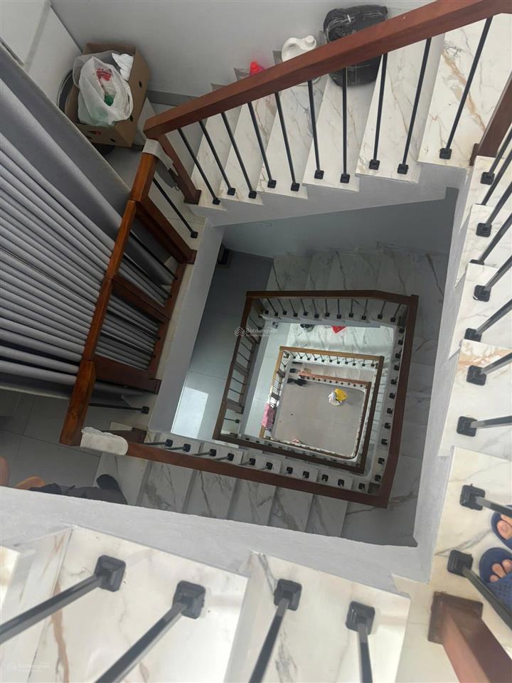 Bán nhà dân xây 5 tầng diện tích 43.3m2, đầy đủ đồ đường ô tô vào tận nhà tại đặng xá