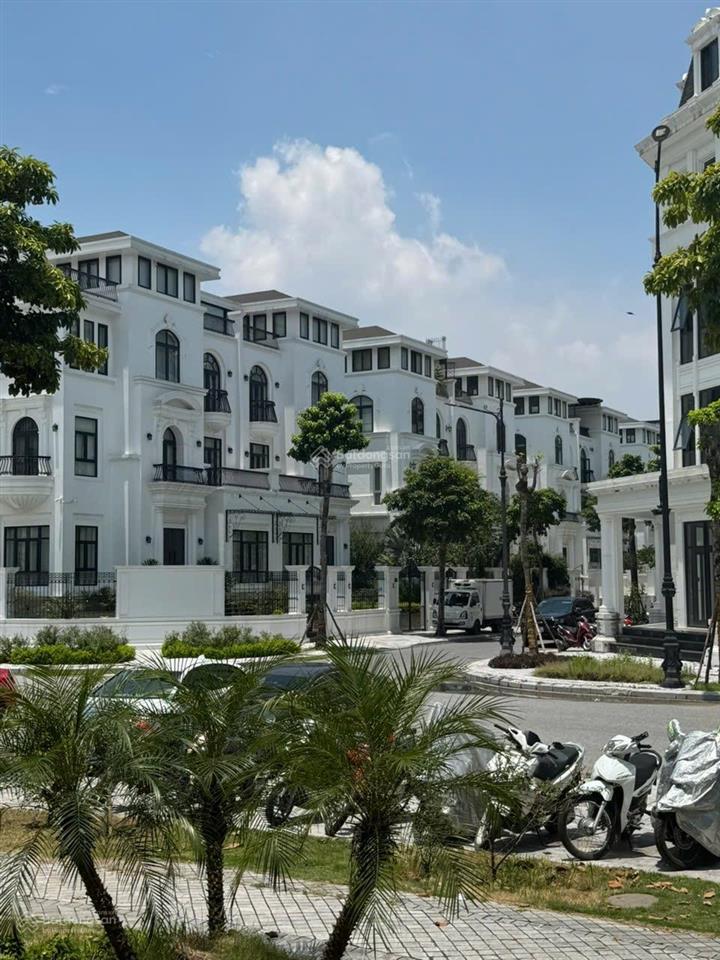 Chính chủ bán căn biệt thự góc 3 mặt thoáng đường to mặt công viên giá tốt