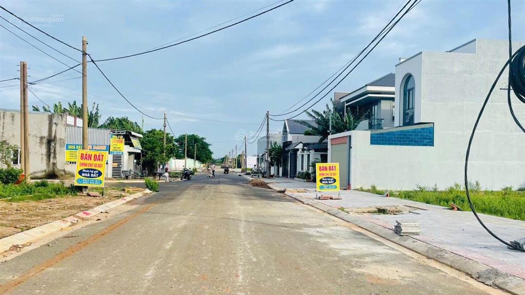 Đất khu tái định cư lê ki ma thị trấn đất đỏ 107m2, full thổ cư hạ tầng nhựa vỉa hè, giá 1 tỷ 4