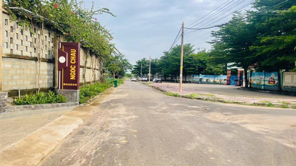 Đất khu tái định cư lê ki ma thị trấn đất đỏ 107m2, full thổ cư hạ tầng nhựa vỉa hè, giá 1 tỷ 4