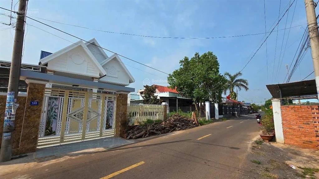 Cần bán lô đất mặt tiền huyền trân công chúa, gần chợ đất đỏ