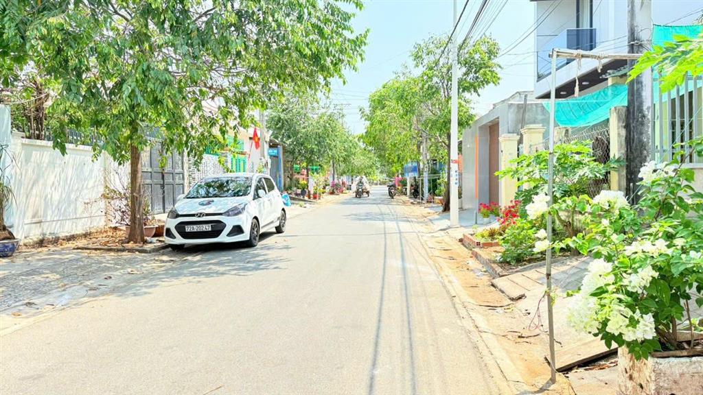 Mặt tiền lý thường kiệt  tt phước hải gần biển