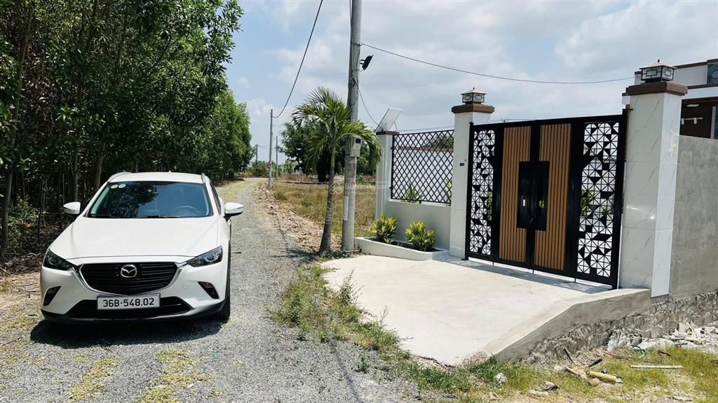 Nhà đẹp thiết kế hiện đại view hồ bút thiền mát mẻ