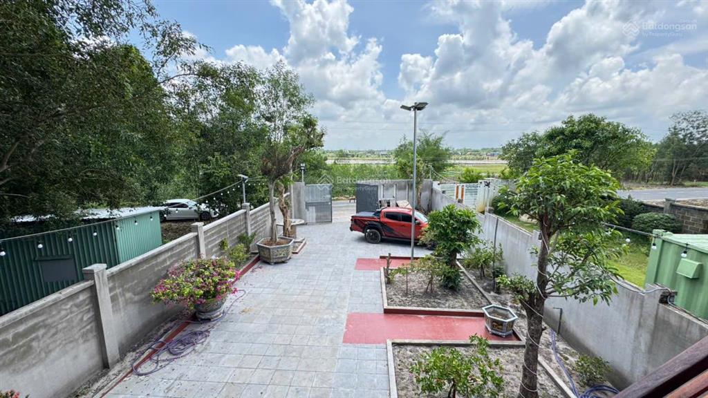 Bán căn nhà gỗ 1 lầu 1 triệt gần biển lộc an  hồ tràm