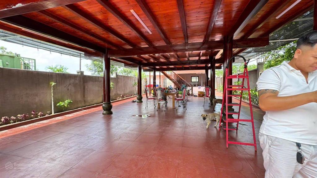 Bán căn nhà gỗ 1 lầu 1 triệt gần biển lộc an  hồ tràm