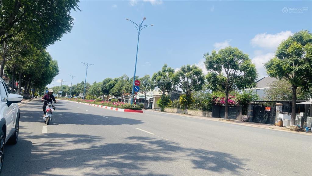 Mặt tiền tỉnh lộ trung tâm tt đất đỏ vị trí vàng