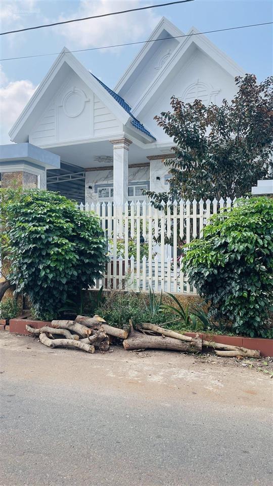 Bán đất trung tâm đất đỏ  diện tích rộng, nở hậu đẹp, thổ cư cao
