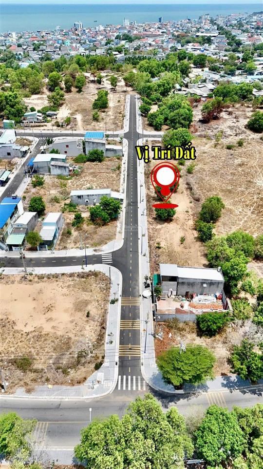 Lô đất cách biển 300m xây khách sạn  homestay 9 x 18m