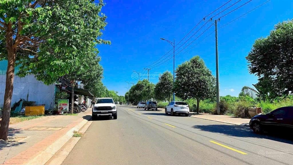 Bán 1570m² đất mặt tiền kinh doanh thị trấn đất đỏ  đường lê duẩn
