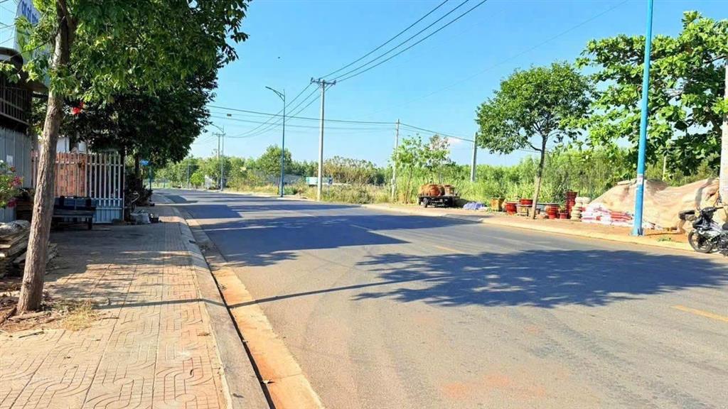 Bán 1570m² đất mặt tiền kinh doanh thị trấn đất đỏ  đường lê duẩn