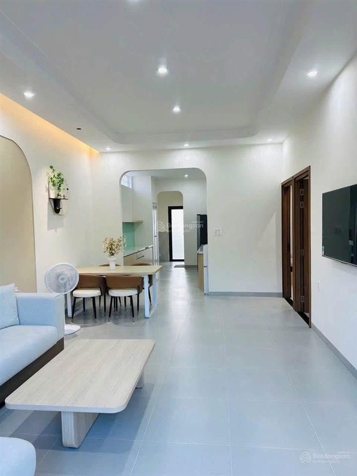 Nhà vườn hồ bơi gần biển đất rộng mặt tiền 10m sân vườn đẹp 2 phòng ngủ giá tốt
