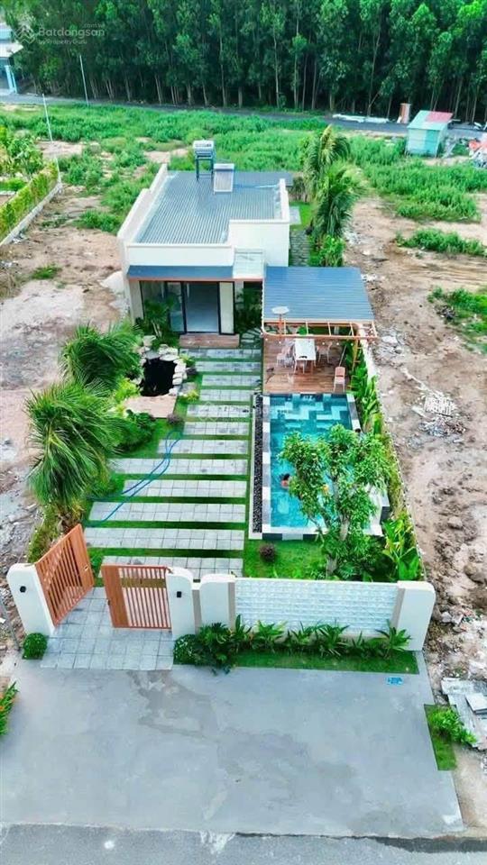 Nhà vườn hồ bơi gần biển đất rộng mặt tiền 10m sân vườn đẹp 2 phòng ngủ giá tốt