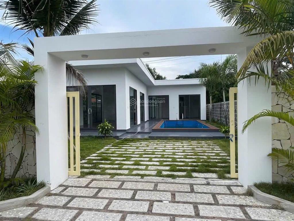 Cắt lỗ  bán 1 căn nhà vườn 244m2, giá 2.8 tỷ  có hồ bơi  sân vườn đẹp mới hoàn thiện