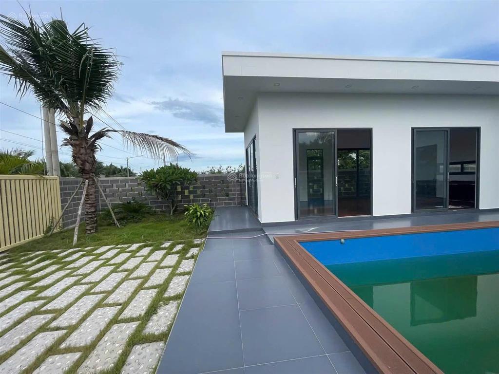 Cắt lỗ  bán 1 căn nhà vườn 244m2, giá 2.8 tỷ  có hồ bơi  sân vườn đẹp mới hoàn thiện