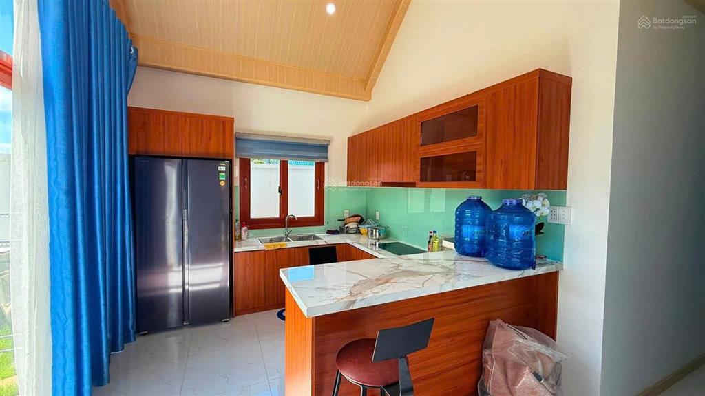 Bán nhà vườn có hồ bơi mới, mặt tiền 8m, diện tích 341m2 tại láng dài đất đỏ