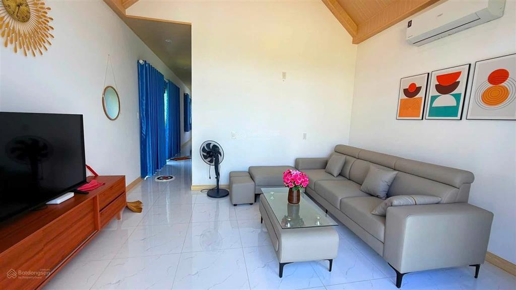 Bán nhà vườn có hồ bơi mới, mặt tiền 8m, diện tích 341m2 tại láng dài đất đỏ