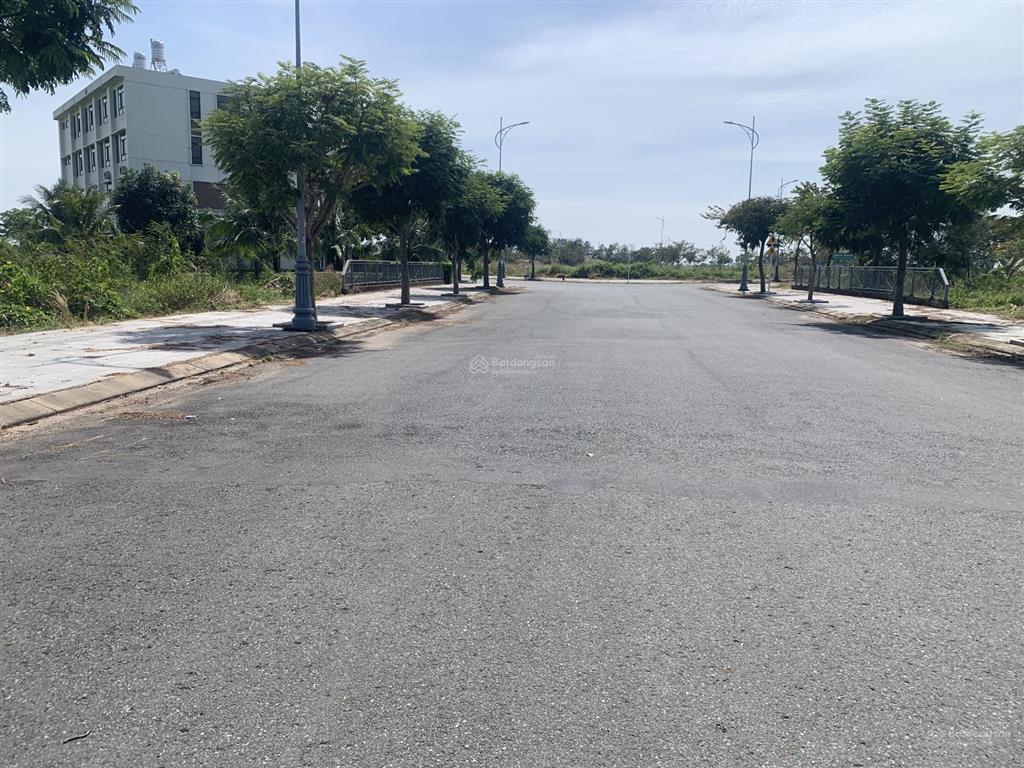 Bán nền biệt thự đồi 25x38m full thổ  shr, 13tr/m2, biên hòa new city